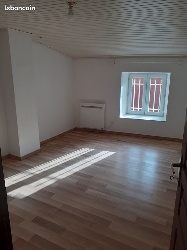 Maison à louer, 70m², Saint-Jean-le-Centenier