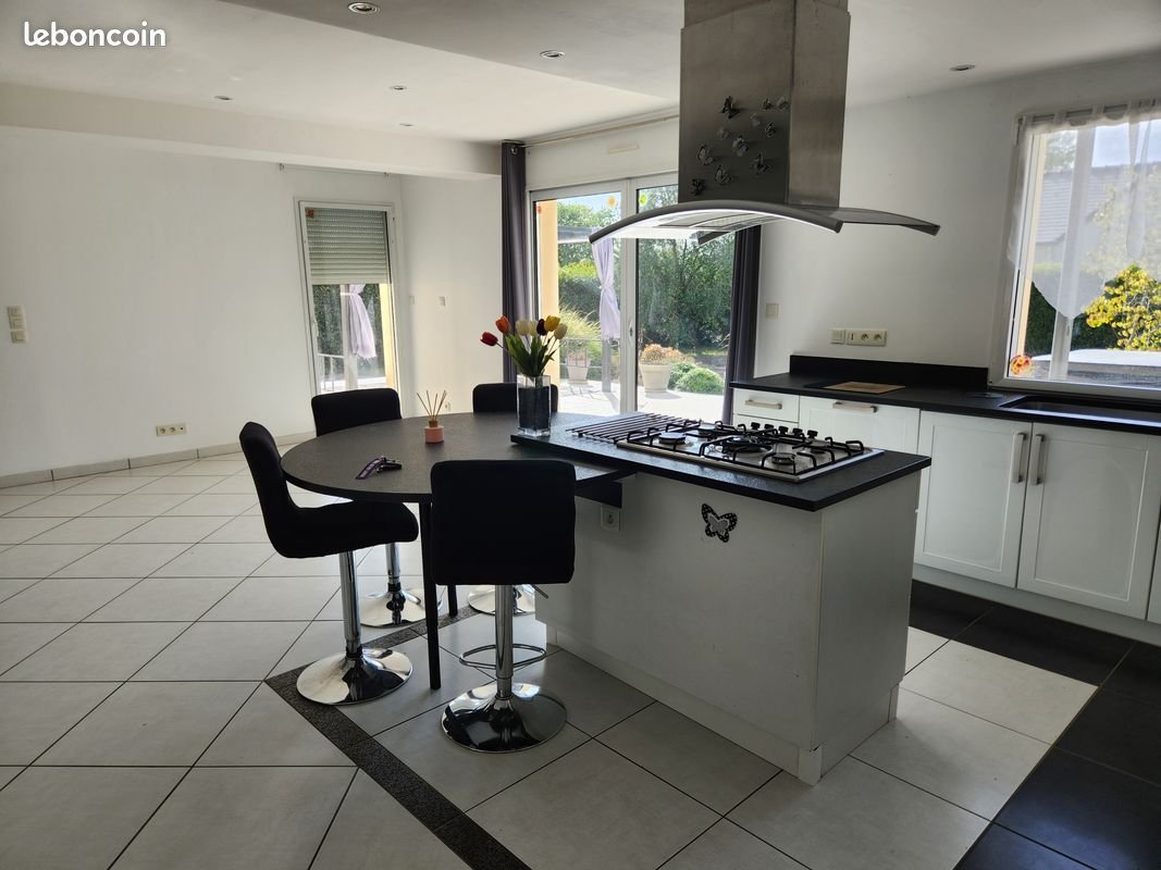Maison à louer, 165m², Malville