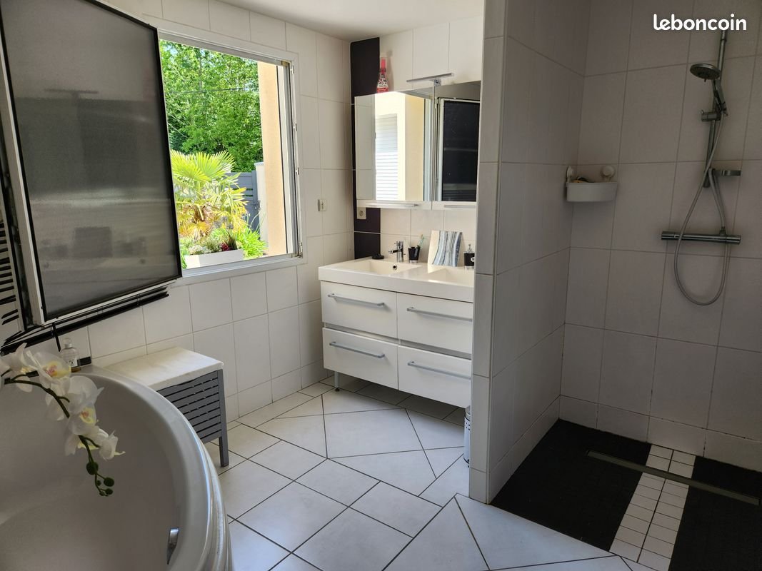 Maison à louer, 165m², Malville