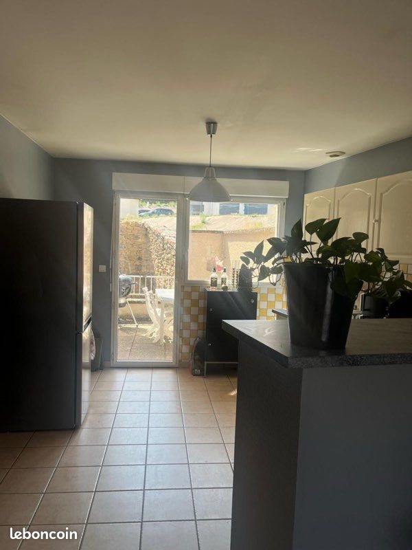 Appartement à louer, 92m², Cellieu