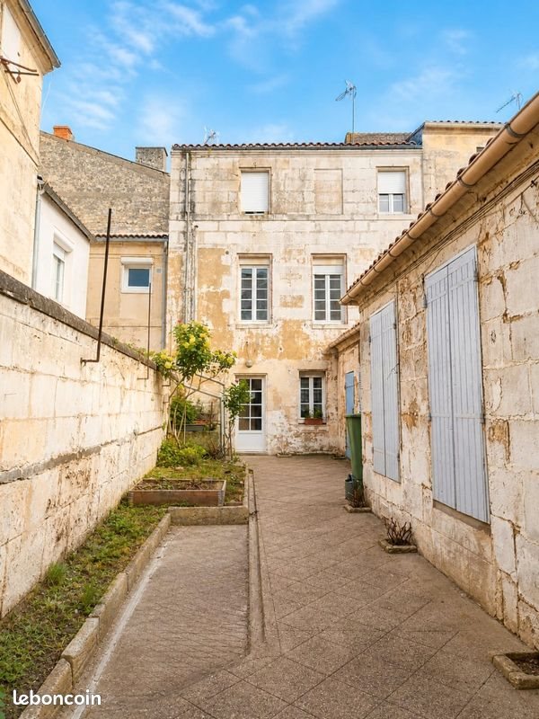 Appartement à louer, 45m², Rochefort