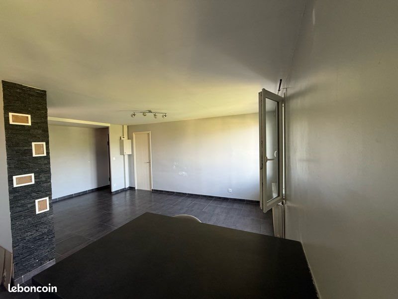 Appartement à louer, 70m², Fontaine