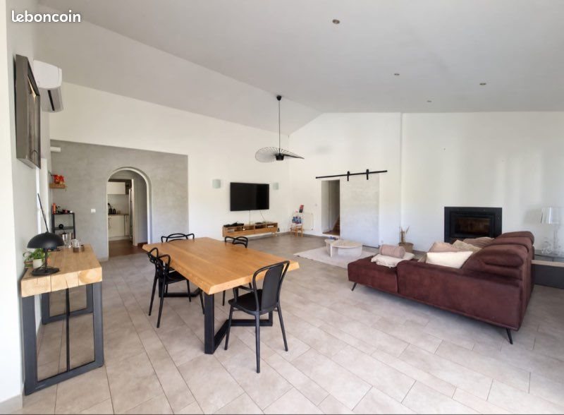 Maison à louer, 121m², Nîmes