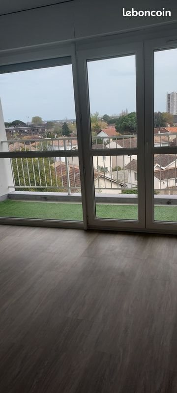 Appartement à louer, 28m², Pessac