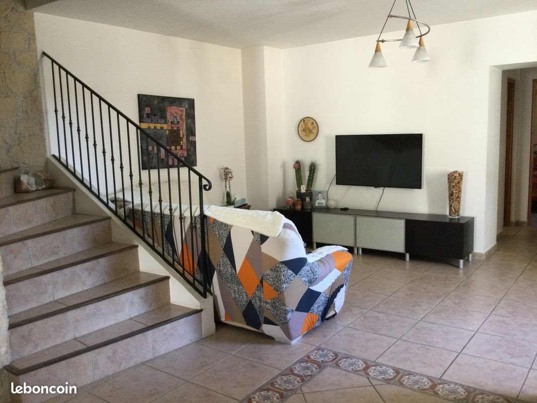 Maison à louer, 148m², Espondeilhan