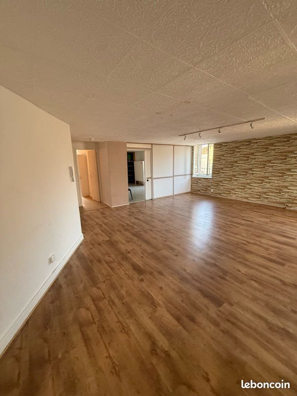 Appartement à louer, 107m², Vernoux-en-Vivarais