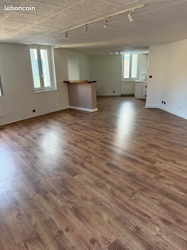 Appartement à louer, 107m², Vernoux-en-Vivarais