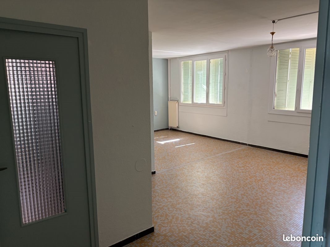 Appartement à louer, 70m², Pont-Saint-Esprit