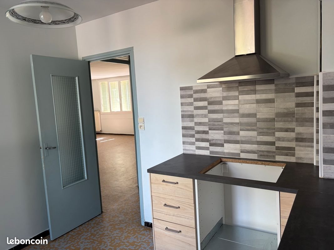 Appartement à louer, 70m², Pont-Saint-Esprit