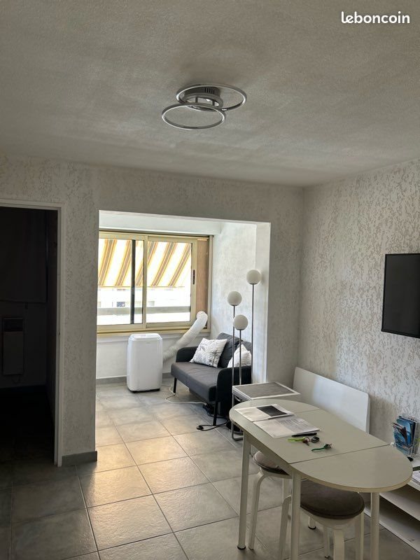 Appartement à louer, 28m², La Londe-les-Maures