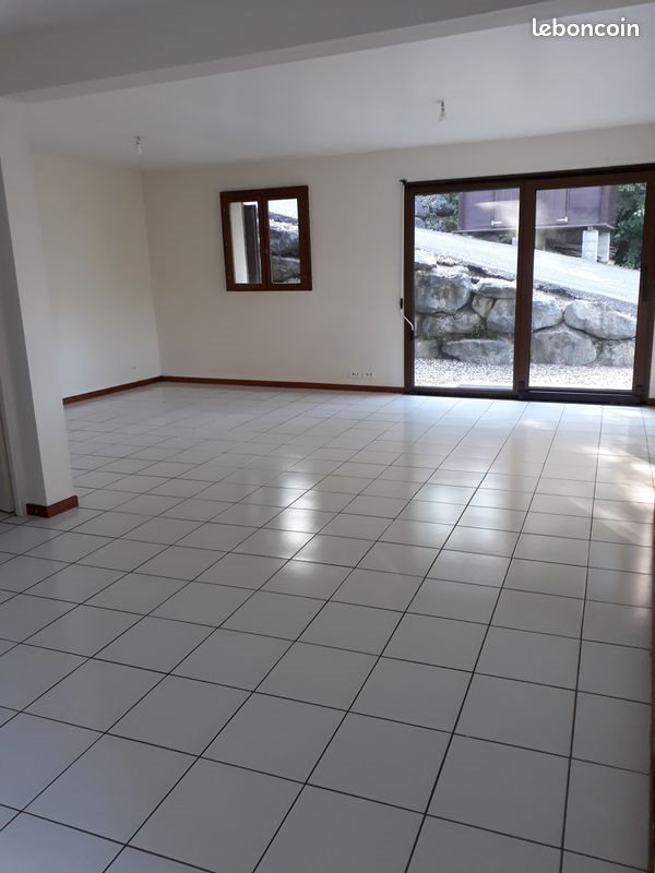 Appartement à louer, 60m², Thyez