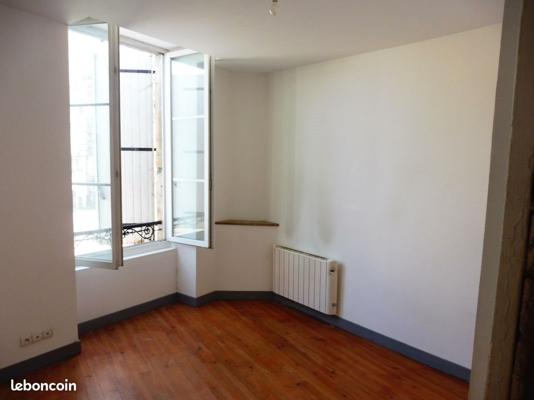 Appartement à louer, 86m², Civray