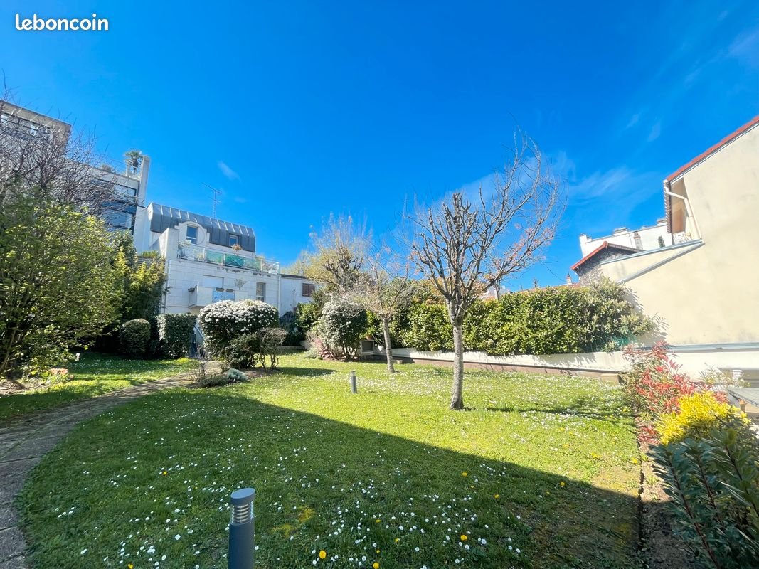 Appartement à louer, 94m², Suresnes
