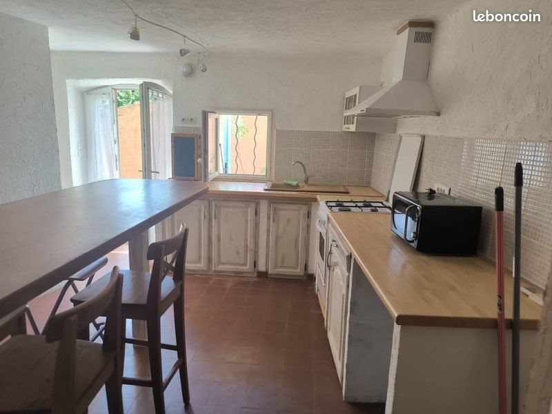 Maison à louer, 40m², Saint-Mitre-les-Remparts