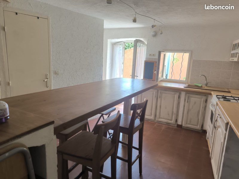 Maison à louer, 40m², Saint-Mitre-les-Remparts