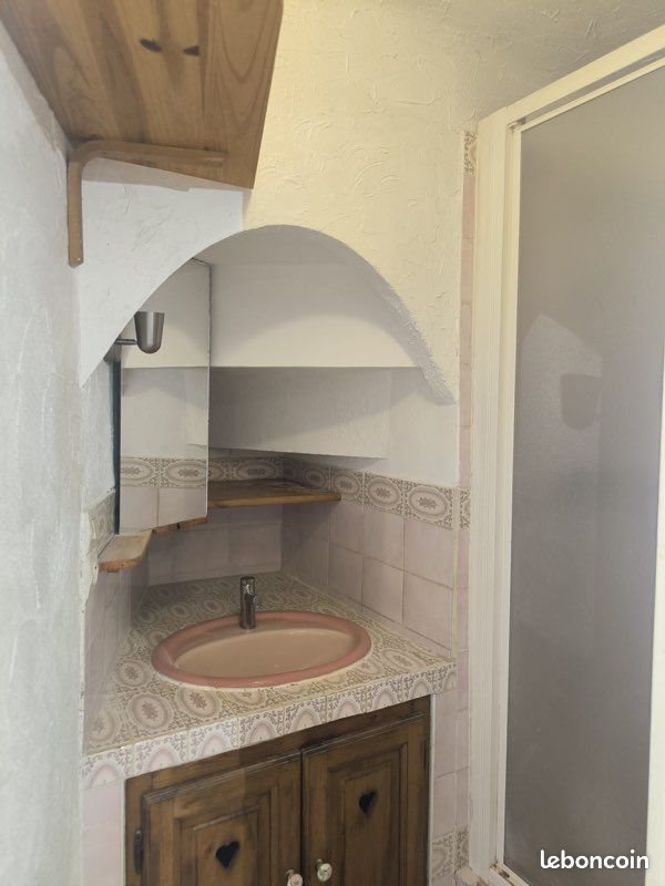 Maison à louer, 40m², Saint-Mitre-les-Remparts