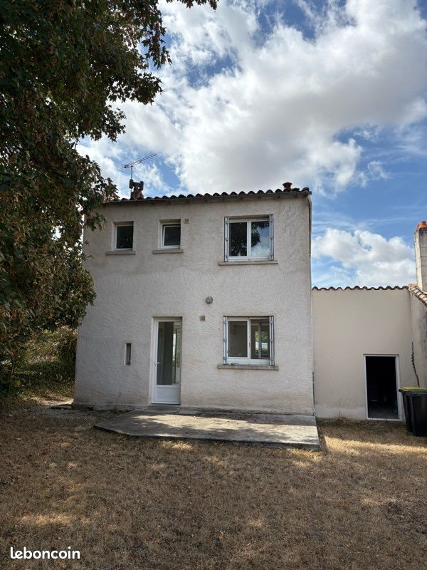 Maison à louer, 85m², Ruffec