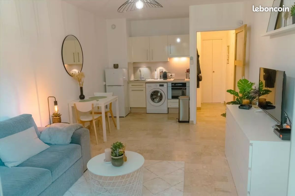 Appartement à louer, 25m², Antibes