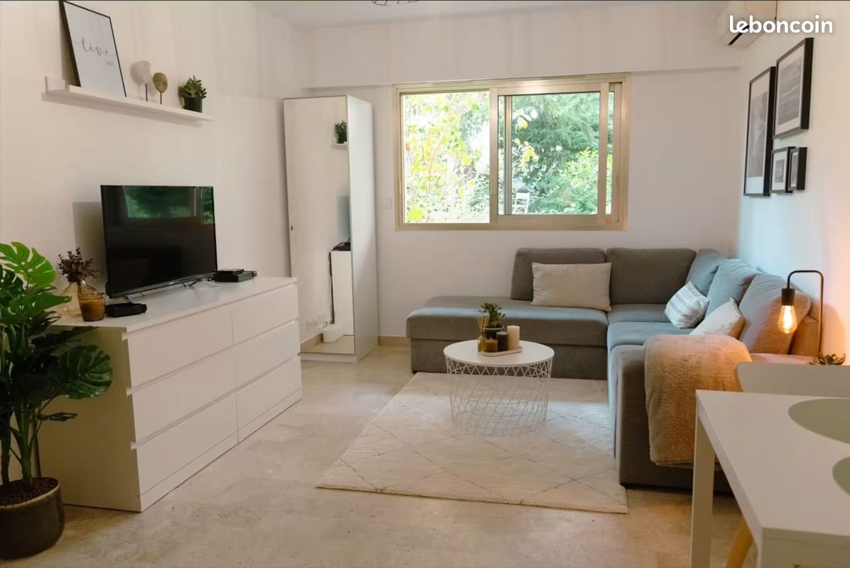 Appartement à louer, 25m², Antibes