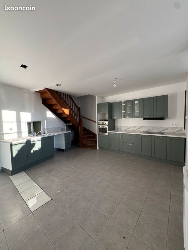 Maison à louer, 81m², Perpezac-le-Noir