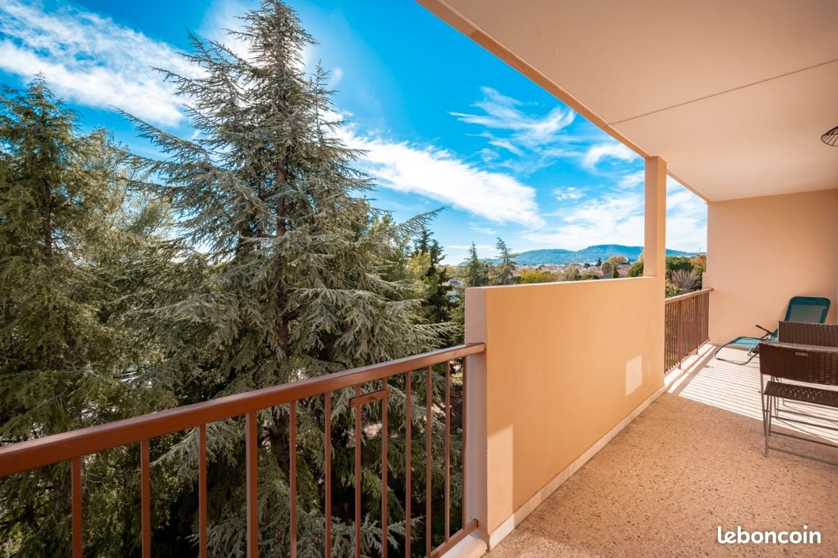 Appartement à louer, 40m², Hyères