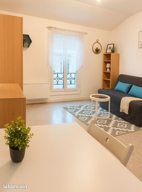 Appartement à louer, 24m², Saintes