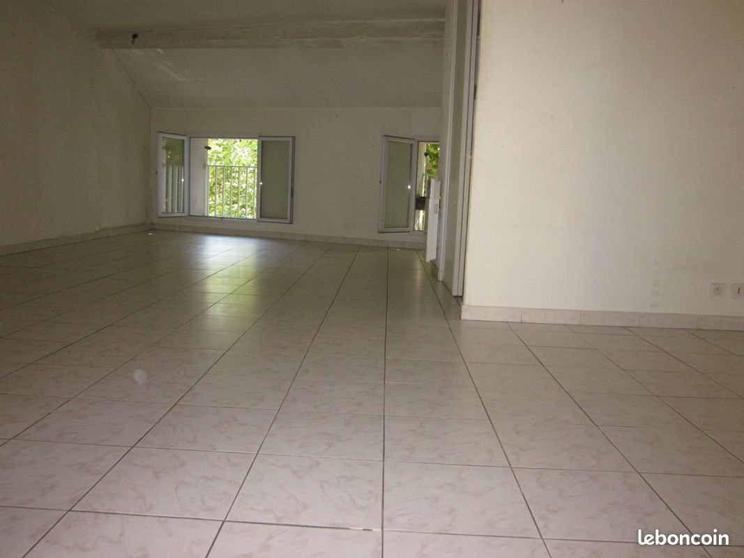 Appartement à louer, 64m², Cogolin