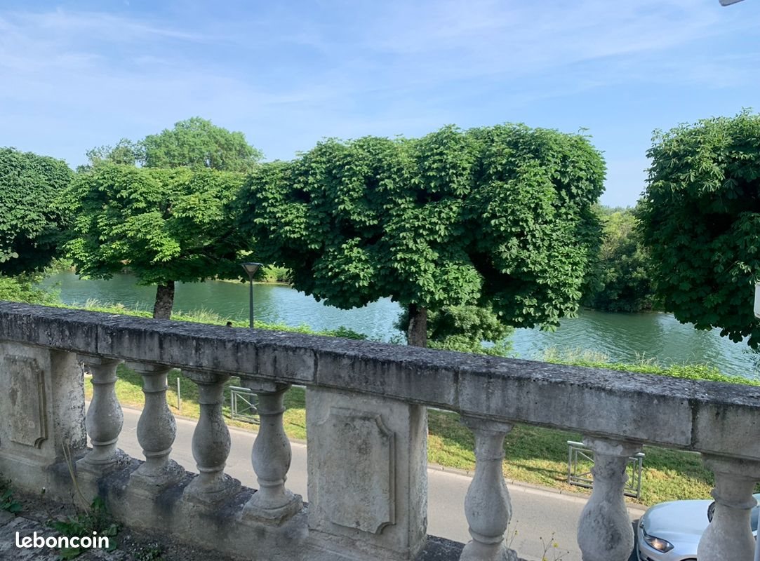 Appartement à louer, 78m², Saintes