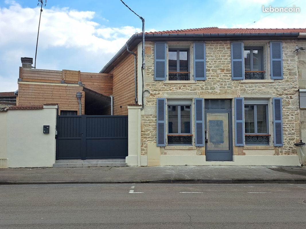 Appartement à louer, 110m², Wassy