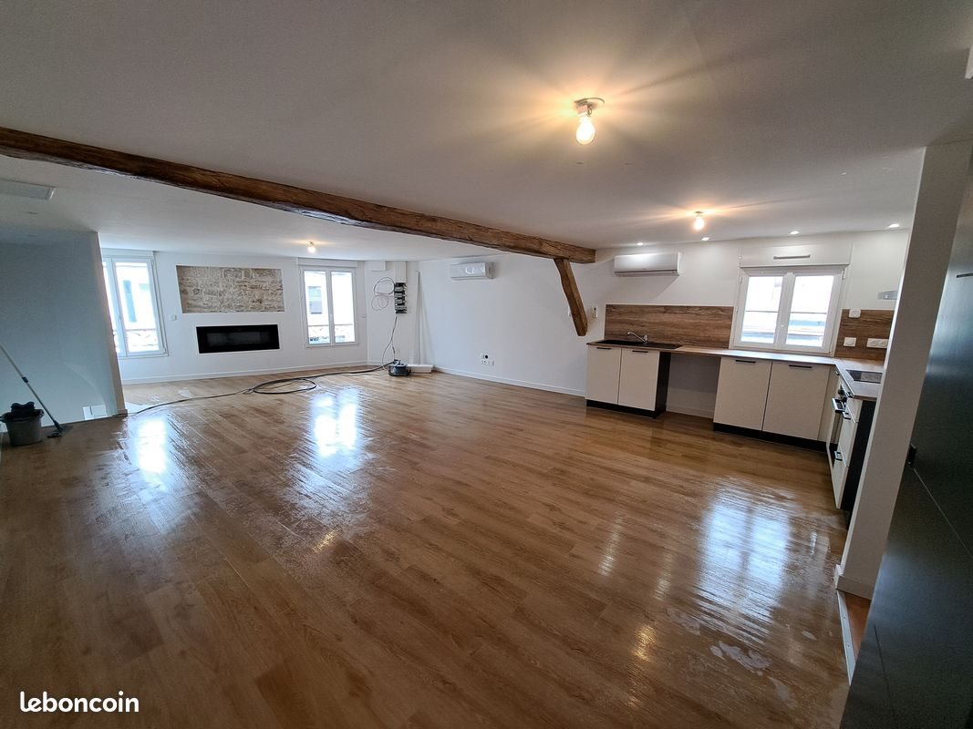 Appartement à louer, 110m², Wassy