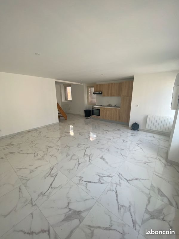 Maison à louer, 110m², Tresson
