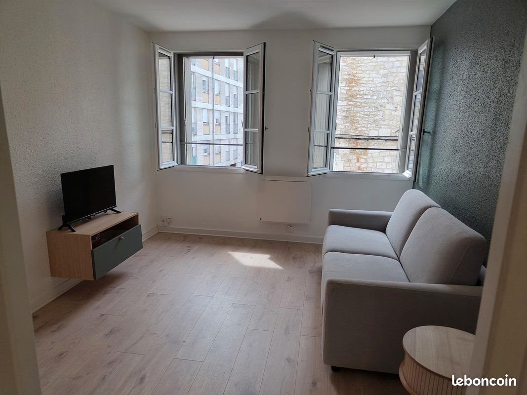 Appartement à louer, 23m², Saintes