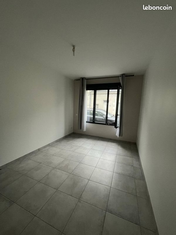 Maison à louer, 82m², Saint-Flovier
