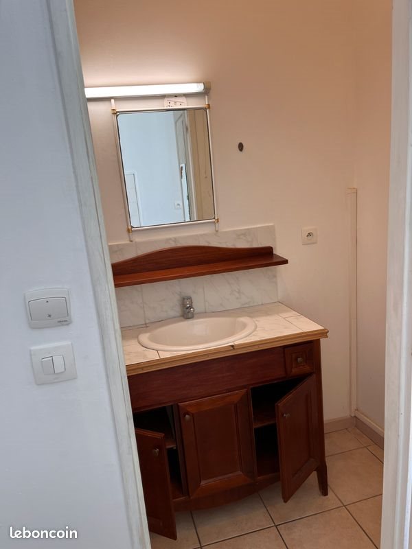 Appartement à louer, 18m², Nîmes