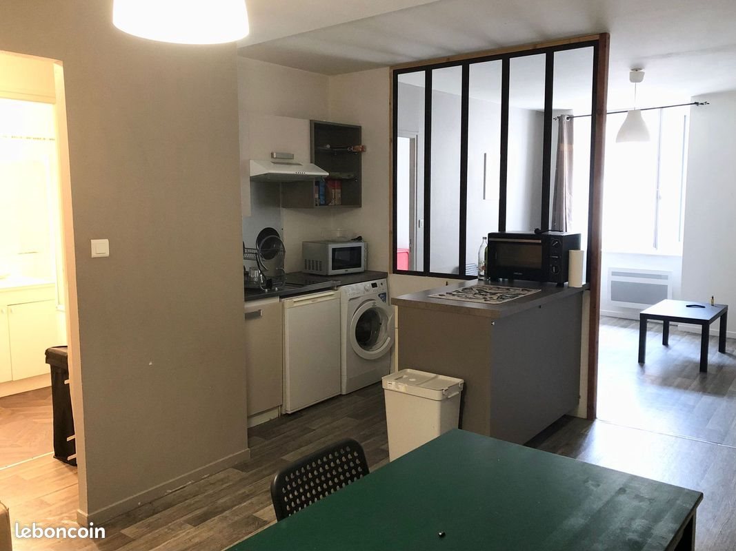 Appartement à louer, 45m², Aurillac