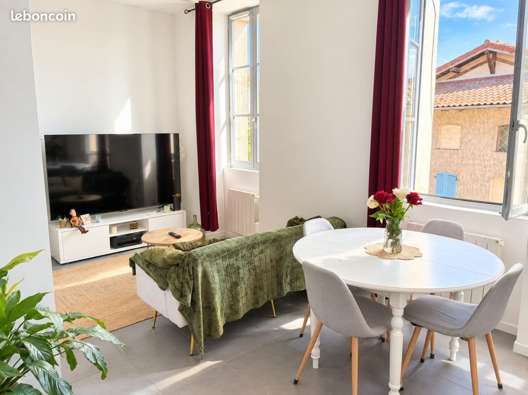 Appartement à louer, 42m², Neuville-les-Dames