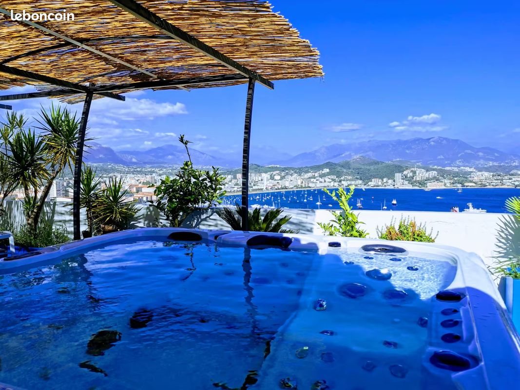 Appartement à louer, 100m², Ajaccio
