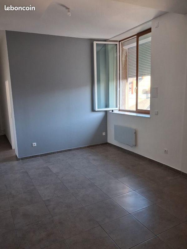 Appartement à louer, 55m², Saint-Denis-de-l'Hôtel
