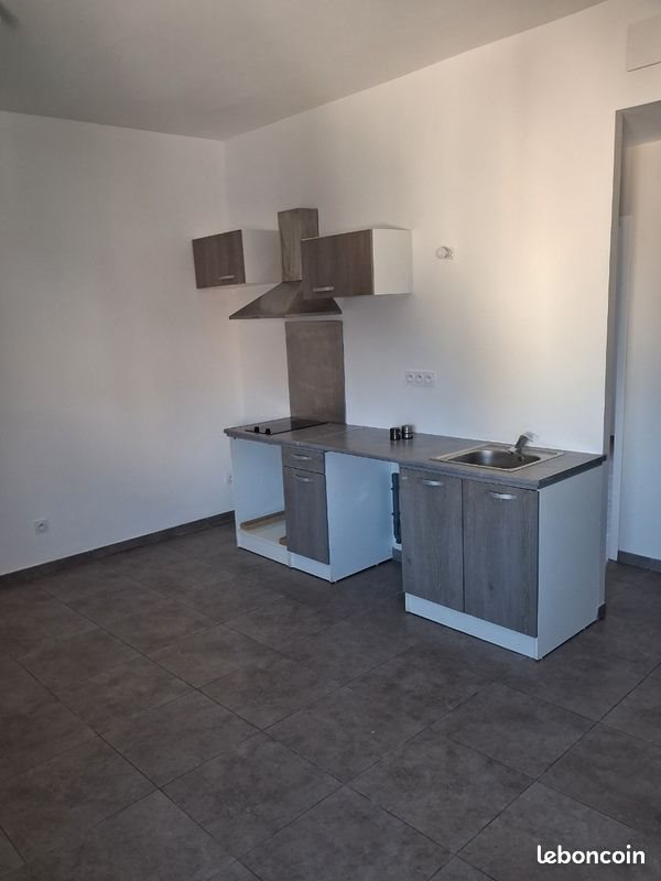 Appartement à louer, 55m², Saint-Denis-de-l'Hôtel