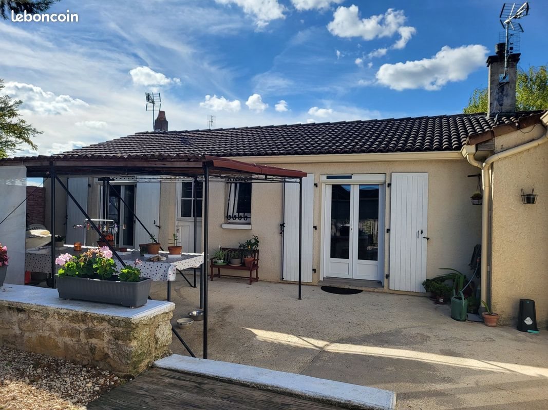 Maison à louer, 148m², Saint-Julien-de-l'Escap