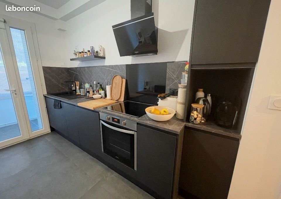 Appartement à louer, 69m², Marseille 8ème