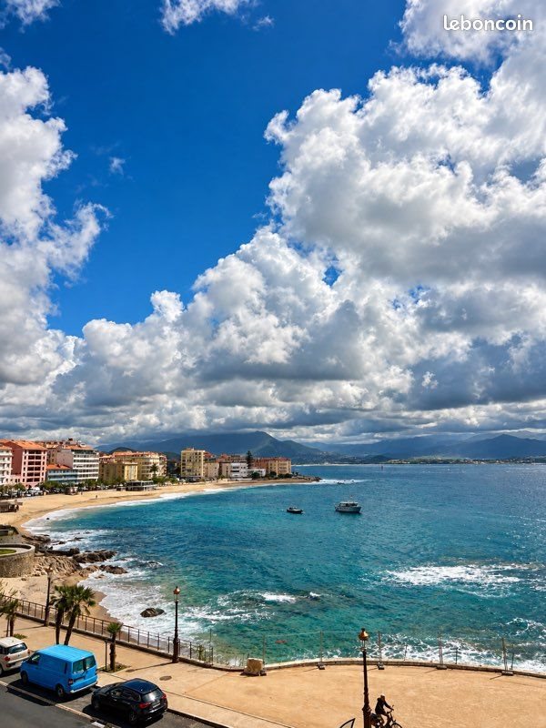 Appartement à louer, 68m², Ajaccio