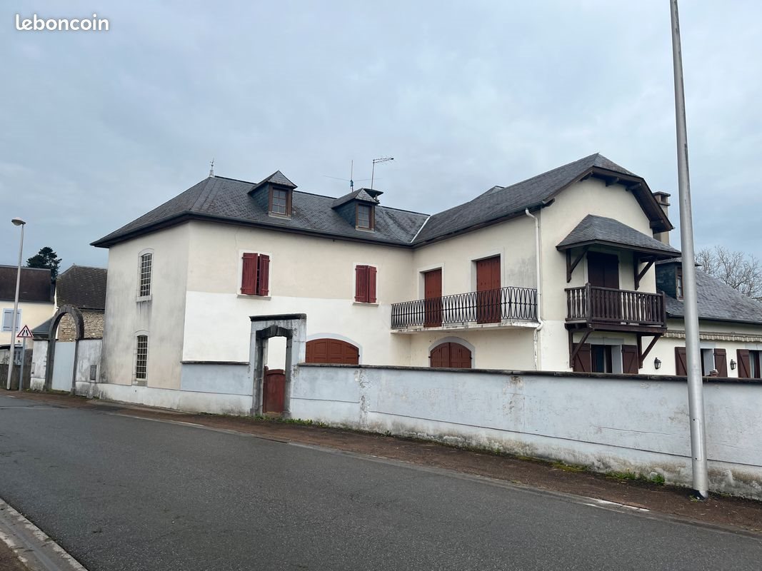 Maison à vendre, 330m², Oloron-Sainte-Marie