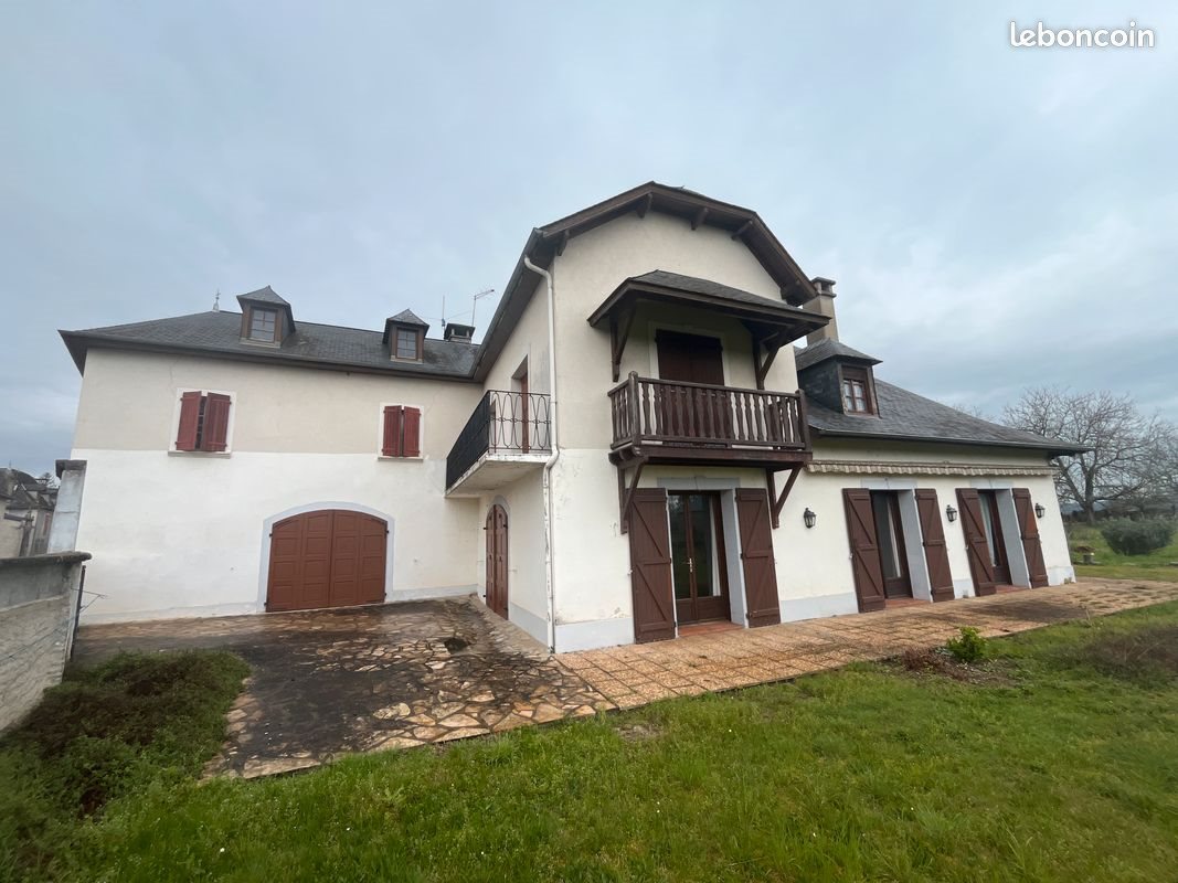 Maison à vendre, 330m², Oloron-Sainte-Marie