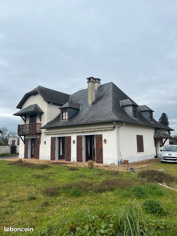 Maison à vendre, 330m², Oloron-Sainte-Marie