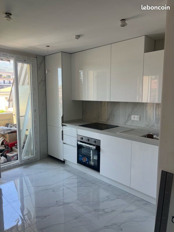 Appartement à louer, 65m², Menton
