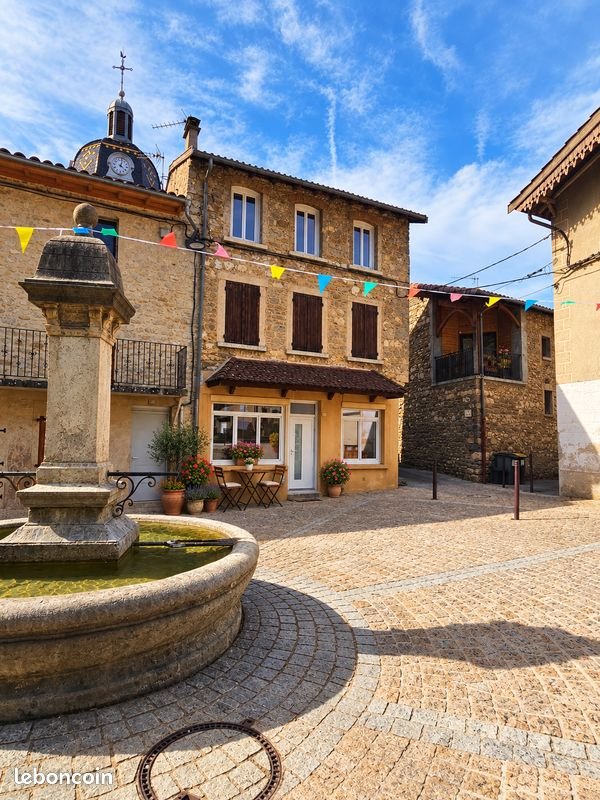 Maison à vendre, 120m², Vaux-en-Bugey