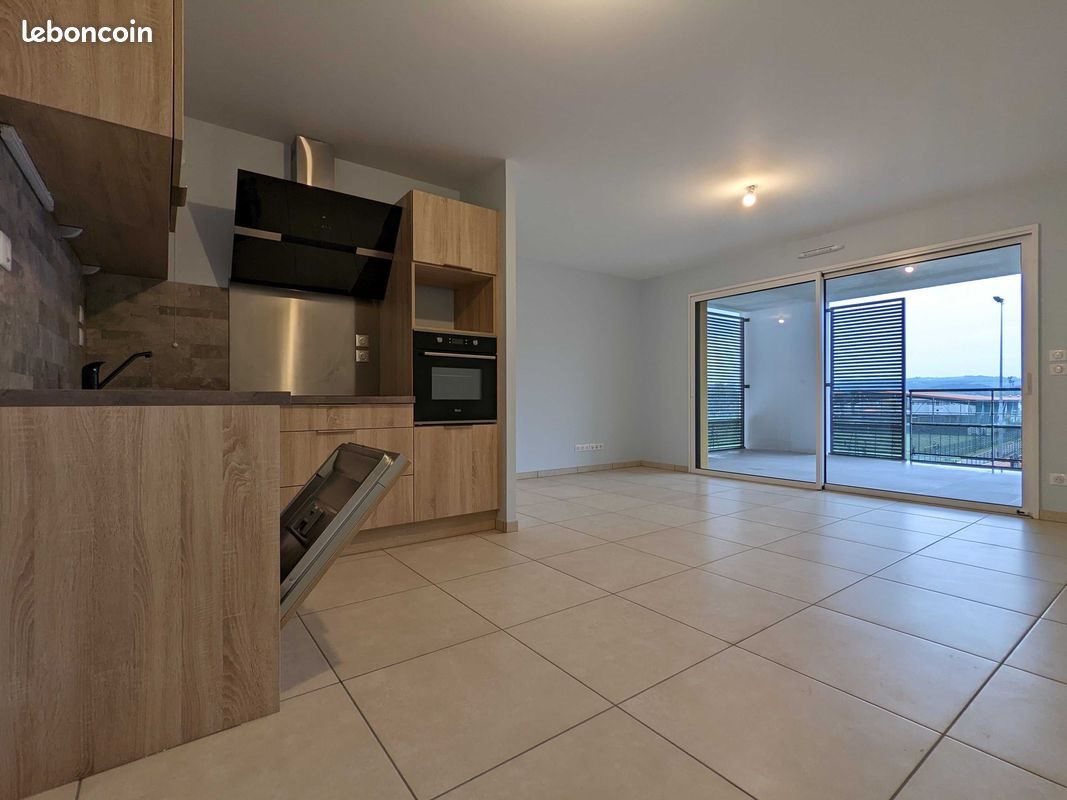 Appartement à louer, 66m², L'Etrat