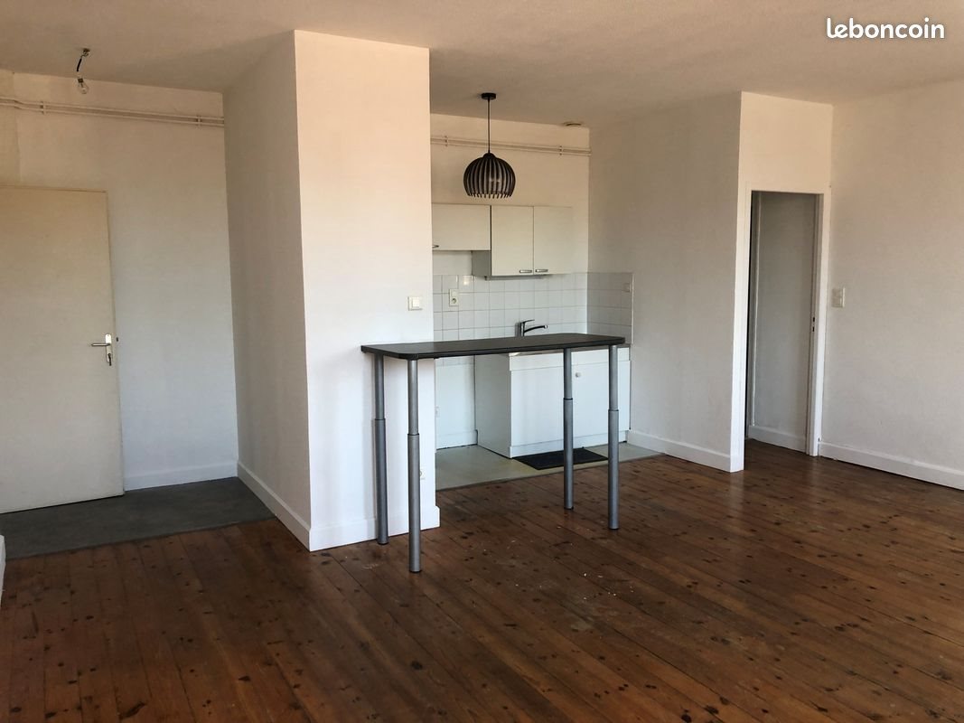 Appartement à louer, 64m², Saint-Jodard