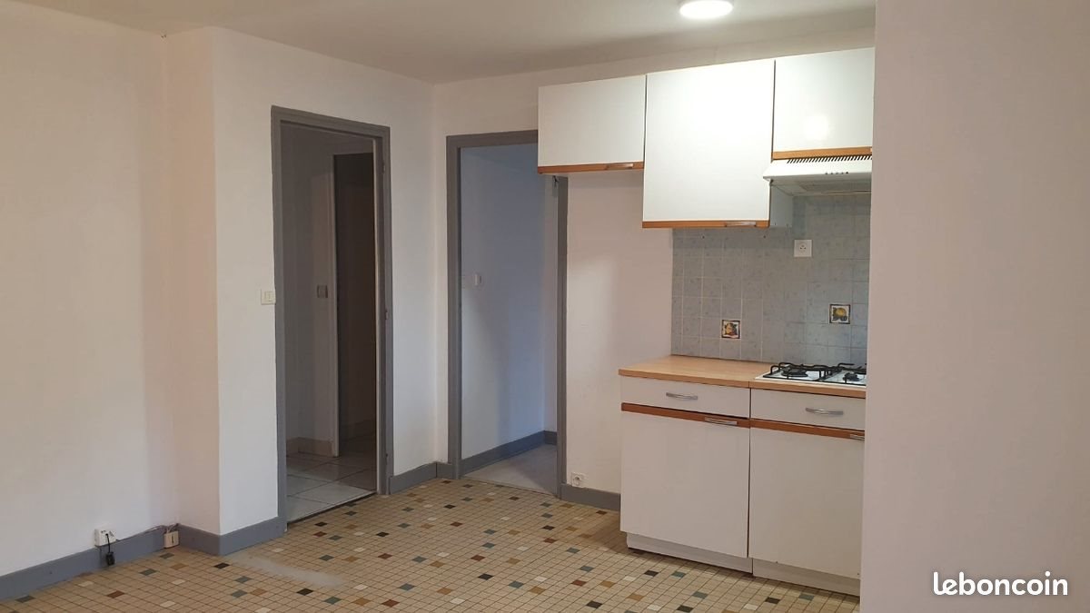 Maison à louer, 30m², Saint-Pierre-de-Maillé